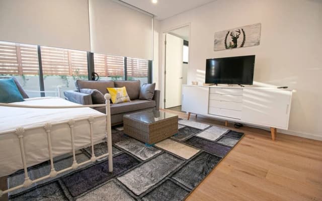 F03-darling Harbour 1 BDR APT - photo 2