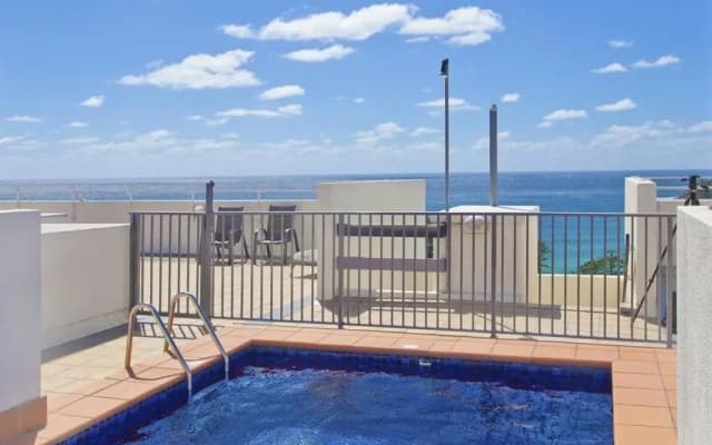 1BR Studio near the Beach with Rooftop Pool - photo 3