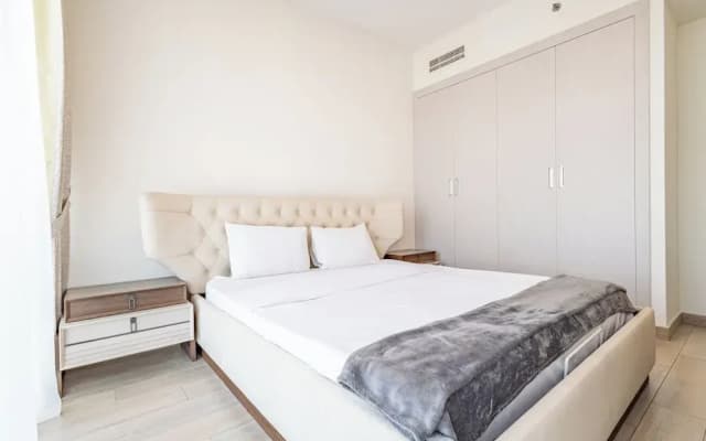 Superhost  Stylish 1BR in Bloom Tower - photo 4