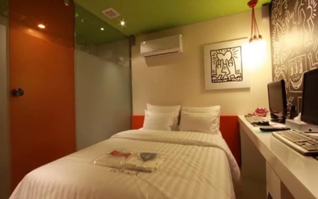 24 Guesthouse Sinchon Avenue - photo 2