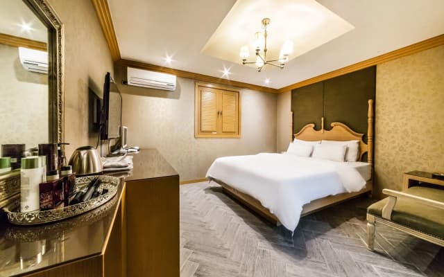 Demian Hotel - photo 4