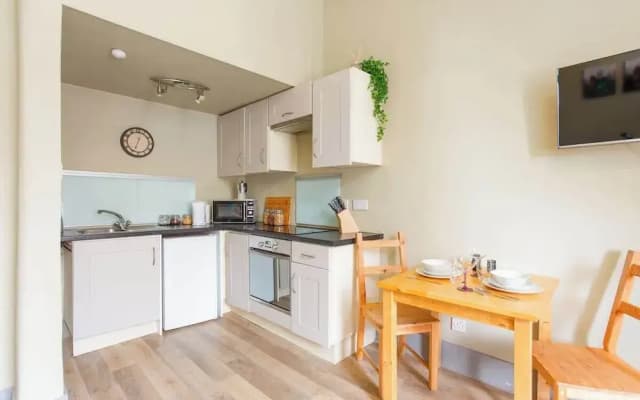 Leith Walk 1 Bedroom Apartment - photo 4