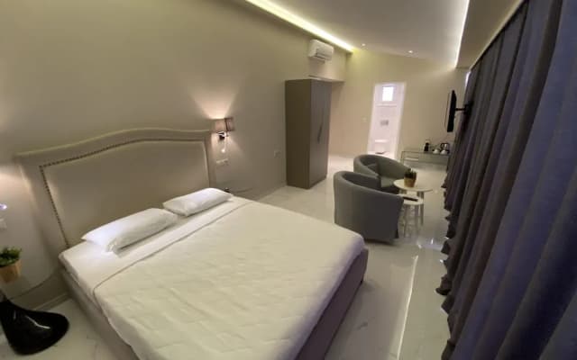 24K Athena Suites - photo 5