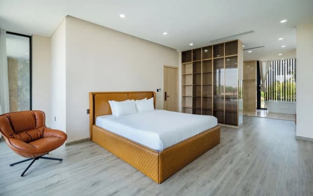 Deluxe Riverfront Pool Villas Danang - photo 3