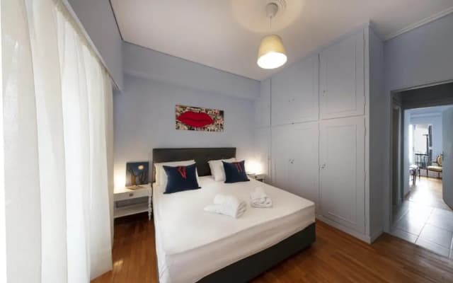Spacious 3 Bedroom apt near Acropolis museum - photo 4