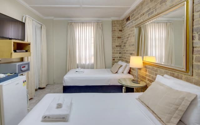 Neutral Bay Lodge - photo 4