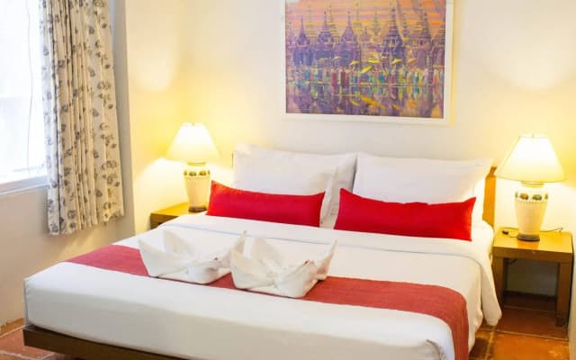 Villa Cha Cha Banglumphu - photo 4