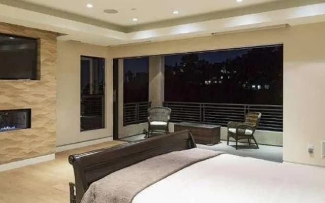 Zorada - Private Hollywood Hills Luxury With Endless Amenities and City Views - photo 5