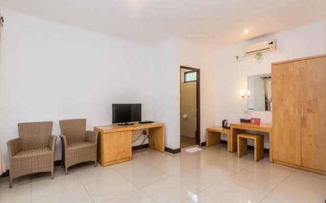 ZEN Rooms Seminyak Batu Belig - photo 4