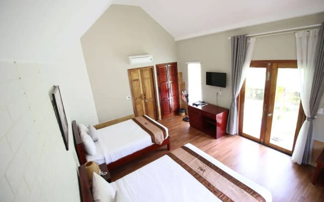 White Lotus Resort - photo 4