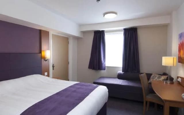 Premier Inn London Ilford - photo 3
