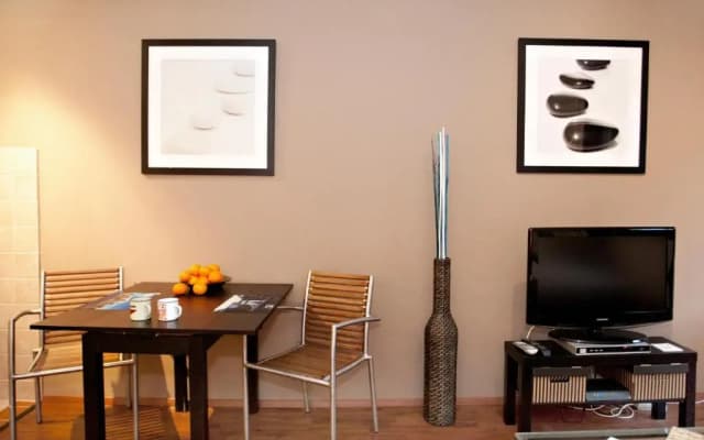 Gloria Apartment - photo 2