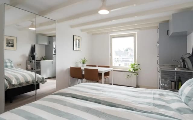 Central Hotspot Apartment - photo 5