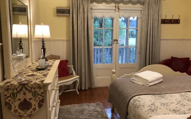 Brentwood Cottage - photo 3
