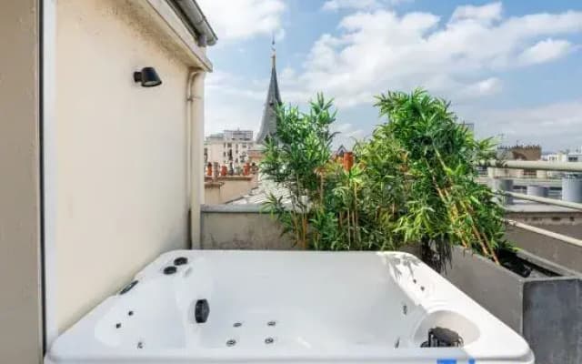 Loft with terrace, jacuzzi & lift near Invalides - photo 3