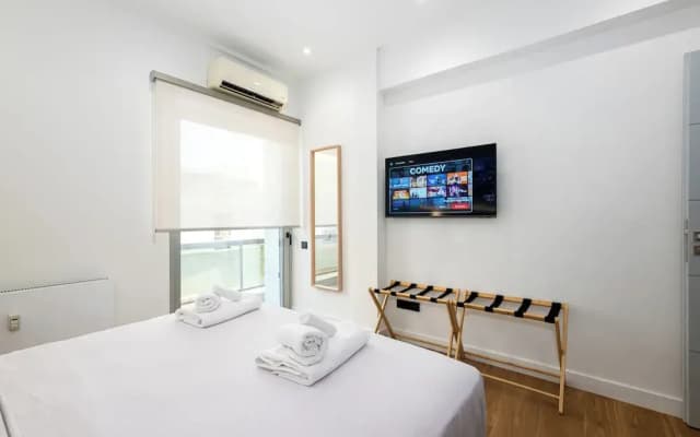 Plaka Gem in Prime Location - photo 3
