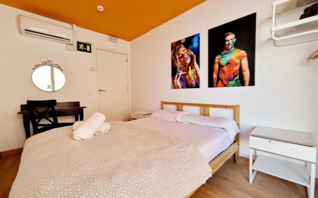 Arc House Barcelona Hotel - photo 4