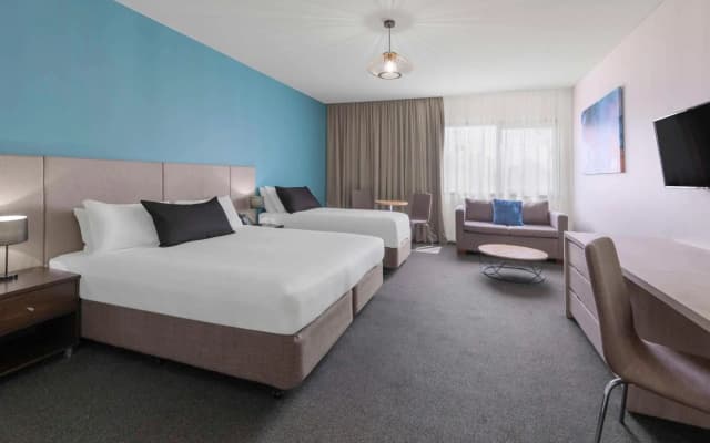 Mantra Melbourne Melton - photo 2