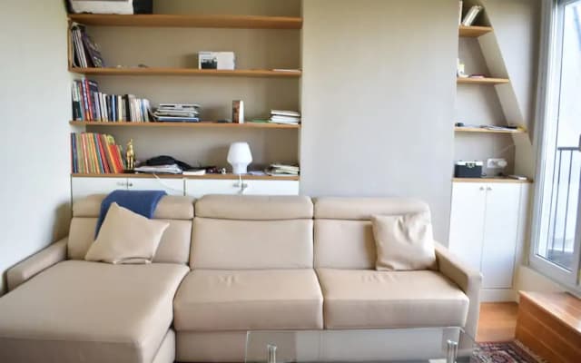 Bright Studio Apartment With High View - photo 2