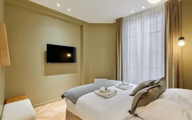 Incredible AC Apartment 3 Bedrooms Center of Paris - photo 2