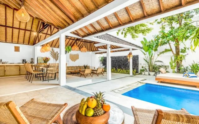 Villa Barcelona - Private 5 BDR Villa in Seminyak, Best Location, large Pool & Garden - photo 3