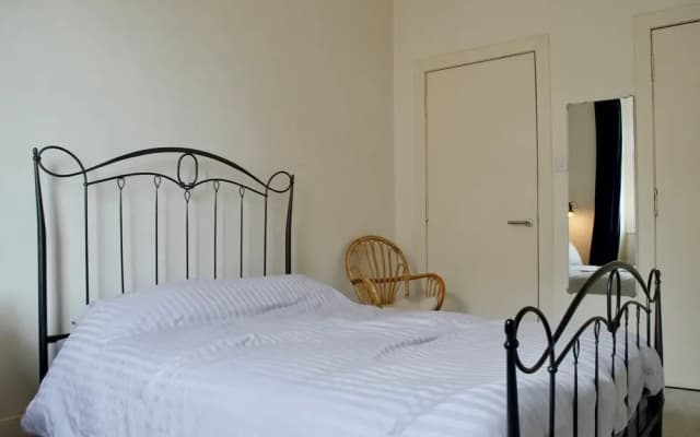 Royal Mile 2 Bedroom Flat - photo 4