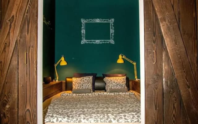Hedonist Lodge - photo 3
