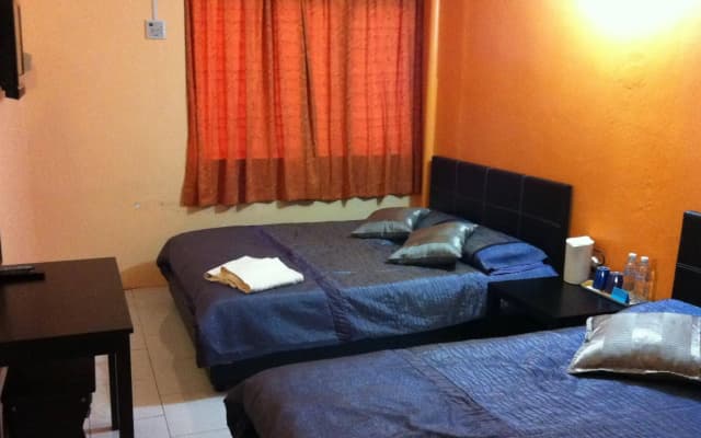 Ten Street Motel - photo 4