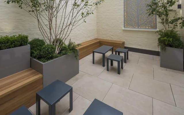 The Z Hotel at Gloucester Place - photo 4