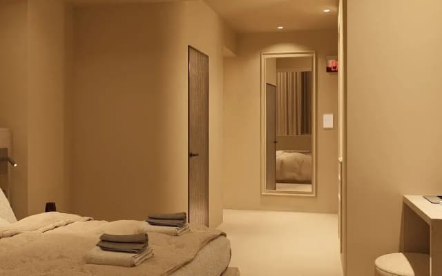 F ZEEN ATHENS – Adults Only - photo 3