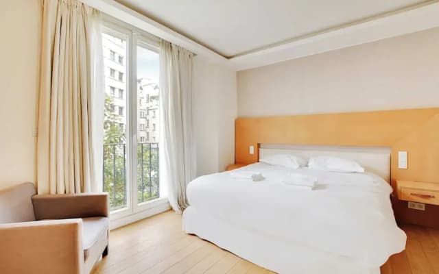 Charming Appt With A/c- 1bd/2p - Tour Eiffel - photo 2