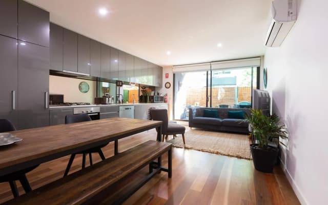 Experience Port Melbourne - photo 2