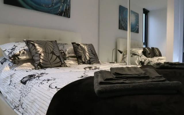 Heart of Ormond Apartment  by Ready Set Host - photo 3