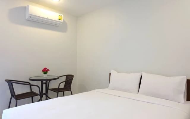 3B Apartment - photo 3