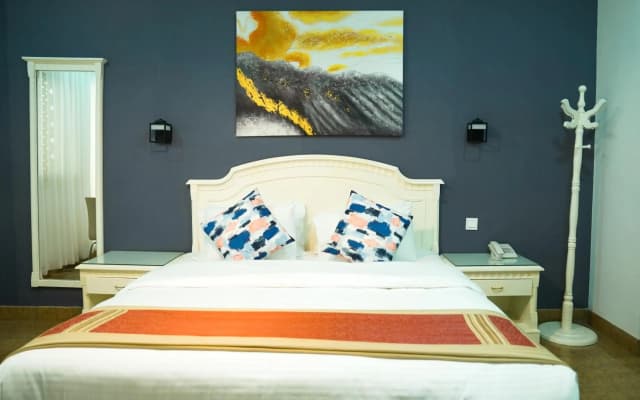 Safeer International Hotel - photo 4