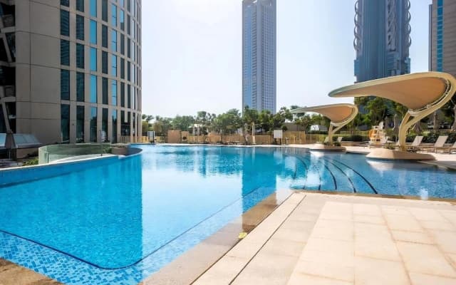Trendy 2BR Downtown Apt Steps From Burj Khalifa - photo 2