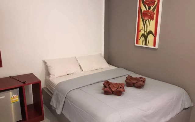 Hugs Guesthouse - photo 5