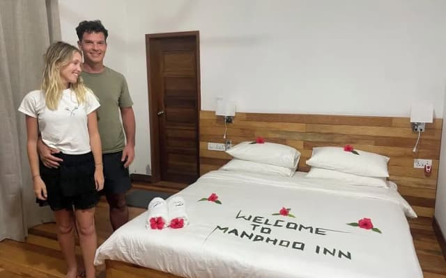 Mandhoo Inn - photo 2