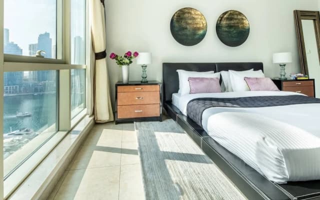 Striking 1BR in Dubai Marina - Minutes From Beach - photo 2