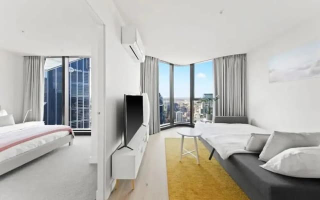 A 3BR Apt Next to Melbourne Central, Free Parking - photo 5