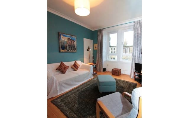 Bright, Spacious Flat For 2 in Edinburgh - photo 3