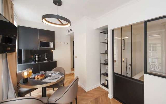 Odeon Saint Germain Apartments - photo 3