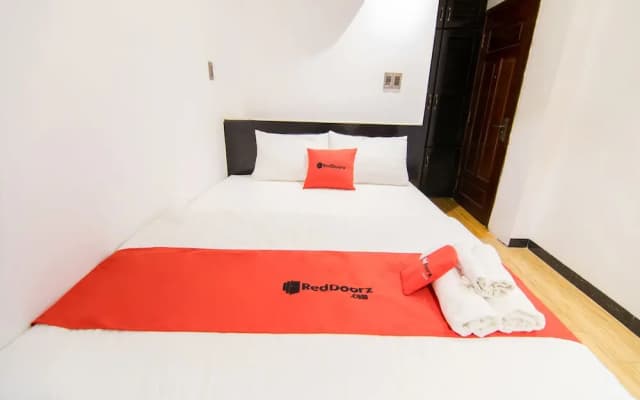 RedDoorz Plus near Ba Chieu Local Market - photo 5