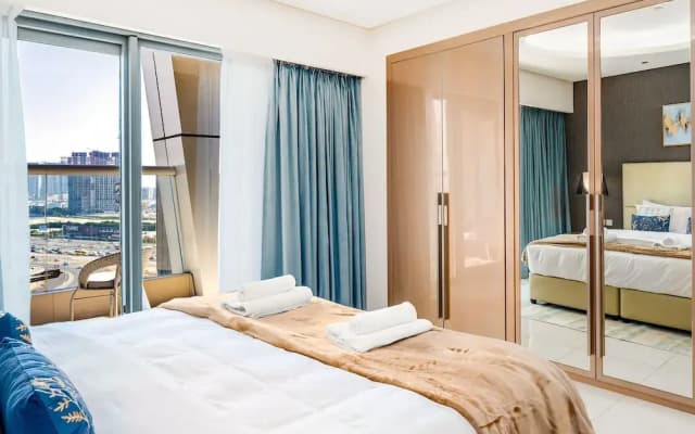 Glamorous 2BR in Damac Paramount Tower - photo 2