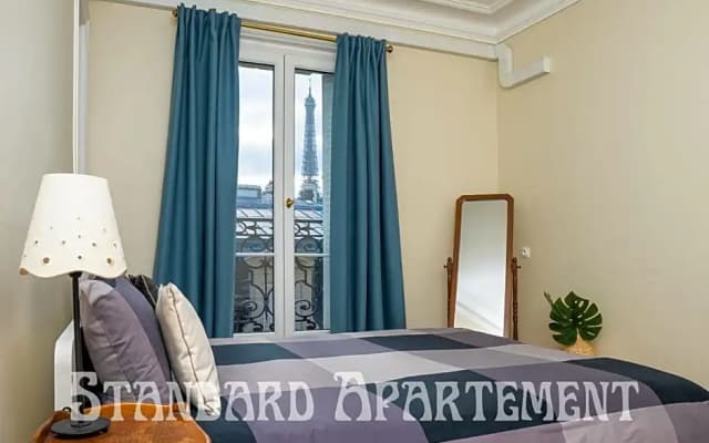 Eiffel Tower view Residence - photo 2