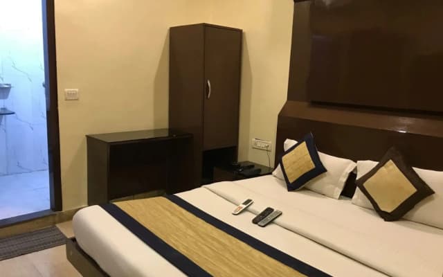 Hotel Noble International - photo 4