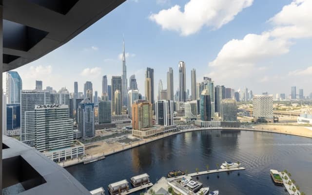 Waves - Seaside Splendor 2BR in Dubai's Business Bay - photo 5