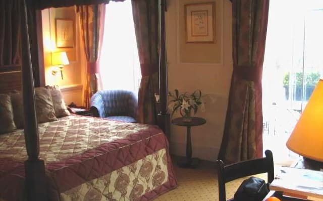 Grange Blooms Hotel - photo 5