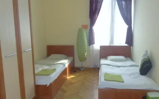 Kates Guesthouse - photo 3
