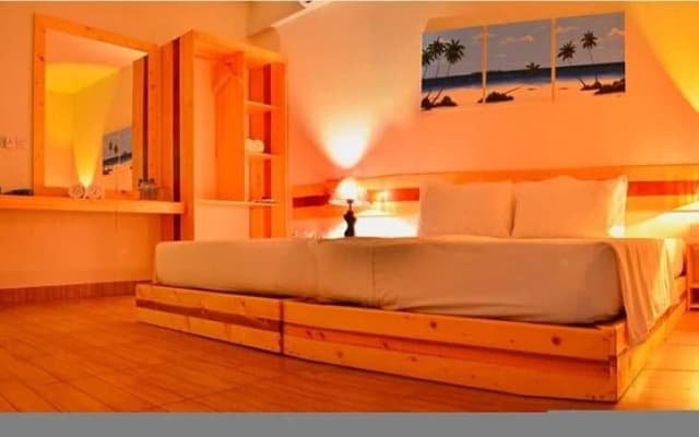 Crystal Dhiffushi - photo 3